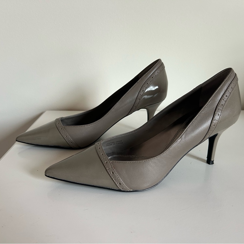 Tahari Taupe Pointed Toe Heels